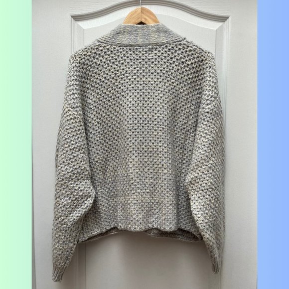 Urban Outfitters Smith Boxy Button-Front Cardigan Light Grey Size Medium - Picture 3 of 5
